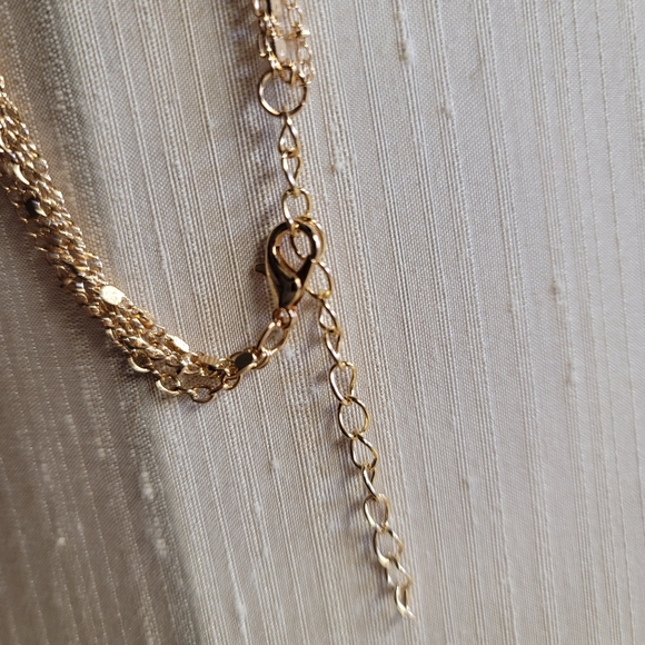 Layered Nacelace - Picture 6 of 6